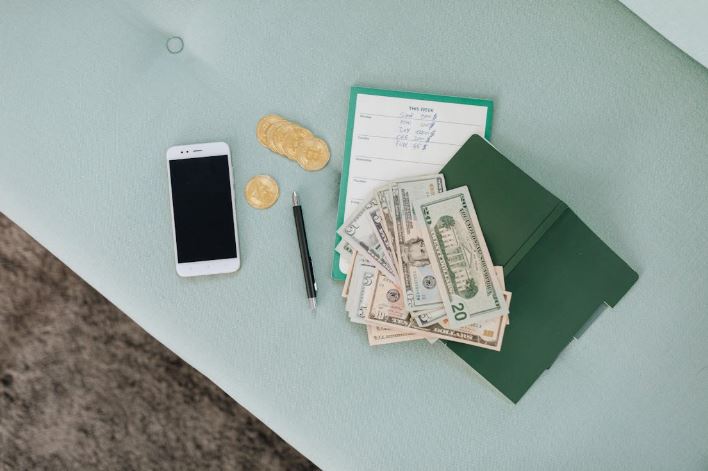 ক্যানভা দিয়ে ডিজাইন করে টাকা ইনকাম করার উপায়